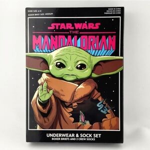 NIB Star Wars The Mandalorian Grogu Underwear & 2pk Crew Sock Set M